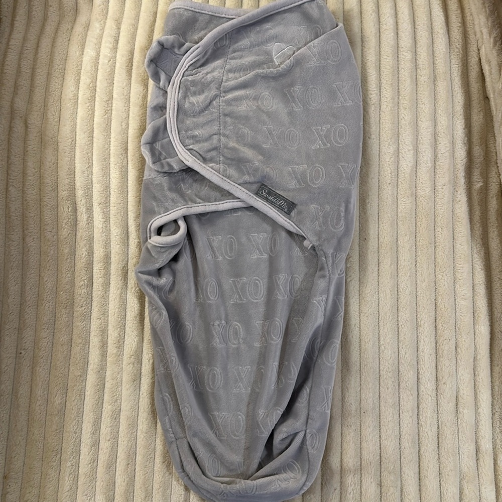 🐥 SwaddleMe - Velour sleep sack/wearable blanket. Size SM/MD
